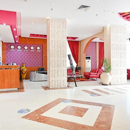 Oyo 118 Revira Hotel Manáma Kültér fotó