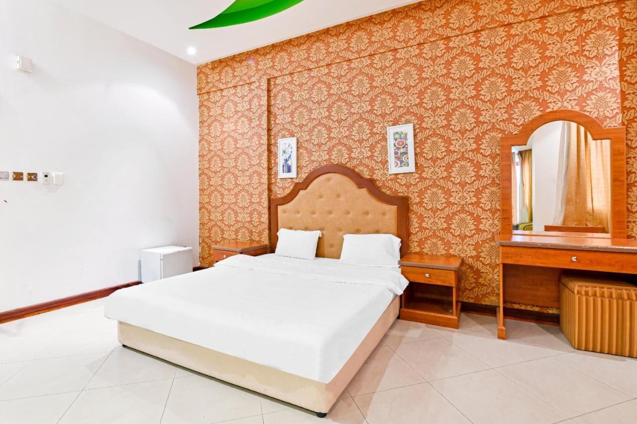 Oyo 118 Revira Hotel Manáma Kültér fotó