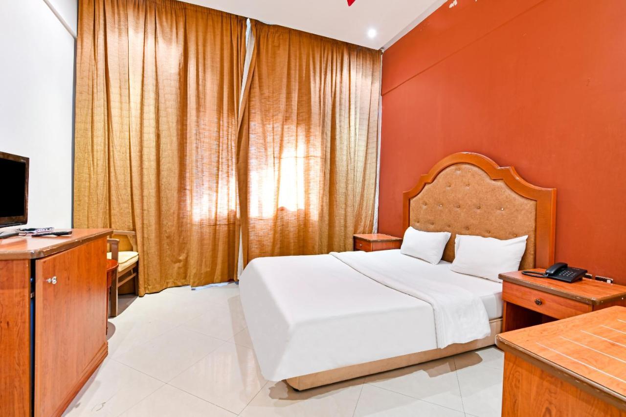 Oyo 118 Revira Hotel Manáma Kültér fotó