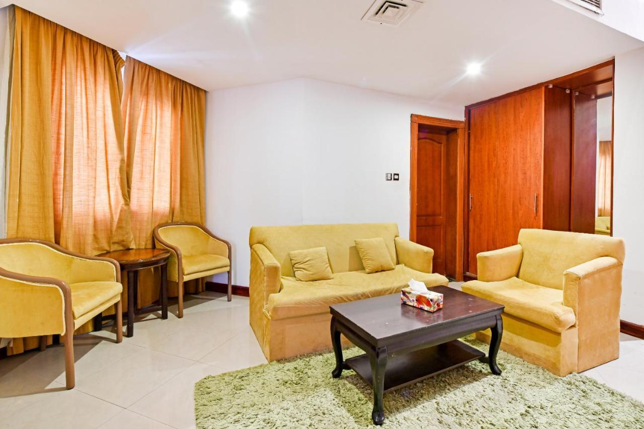 Oyo 118 Revira Hotel Manáma Kültér fotó