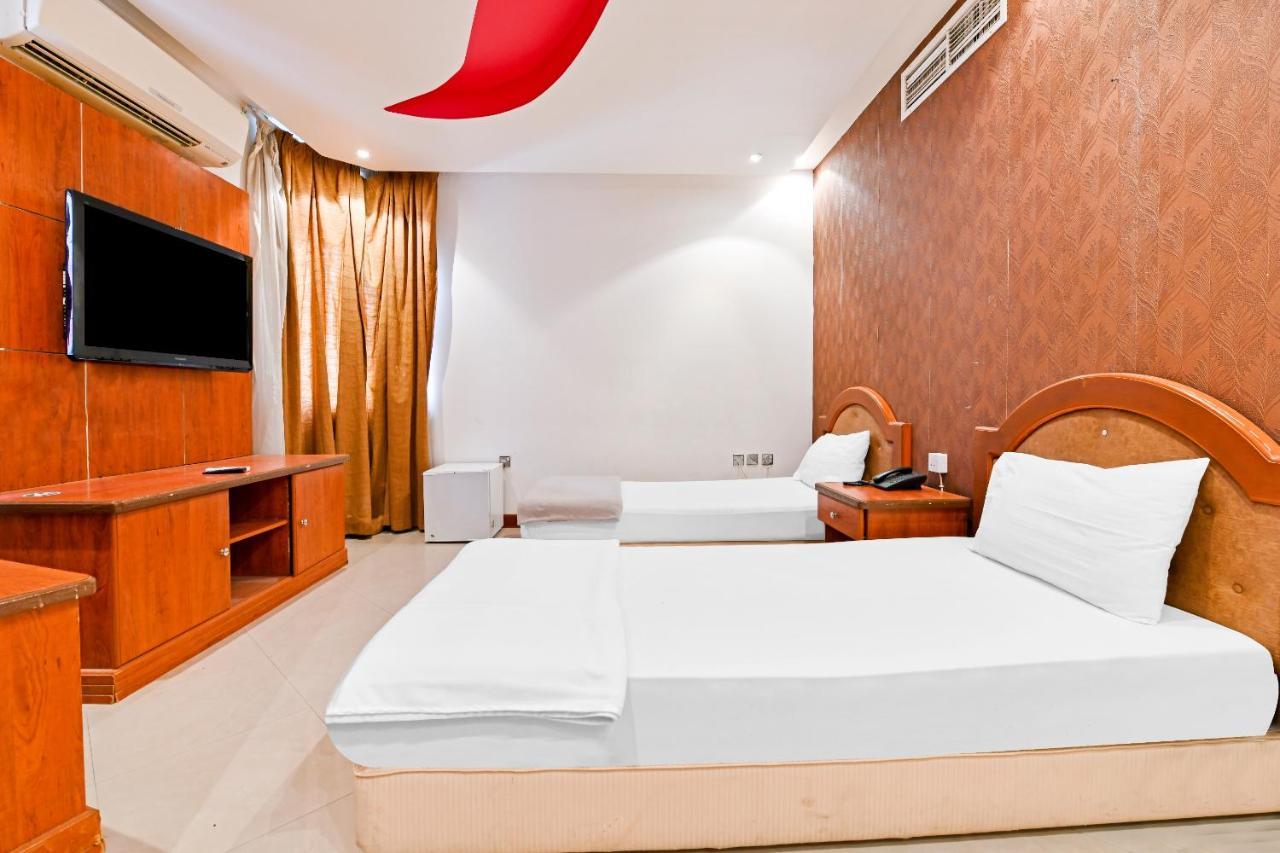Oyo 118 Revira Hotel Manáma Kültér fotó