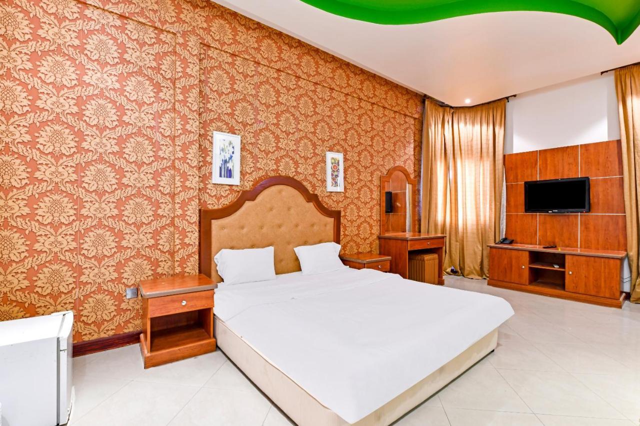 Oyo 118 Revira Hotel Manáma Kültér fotó