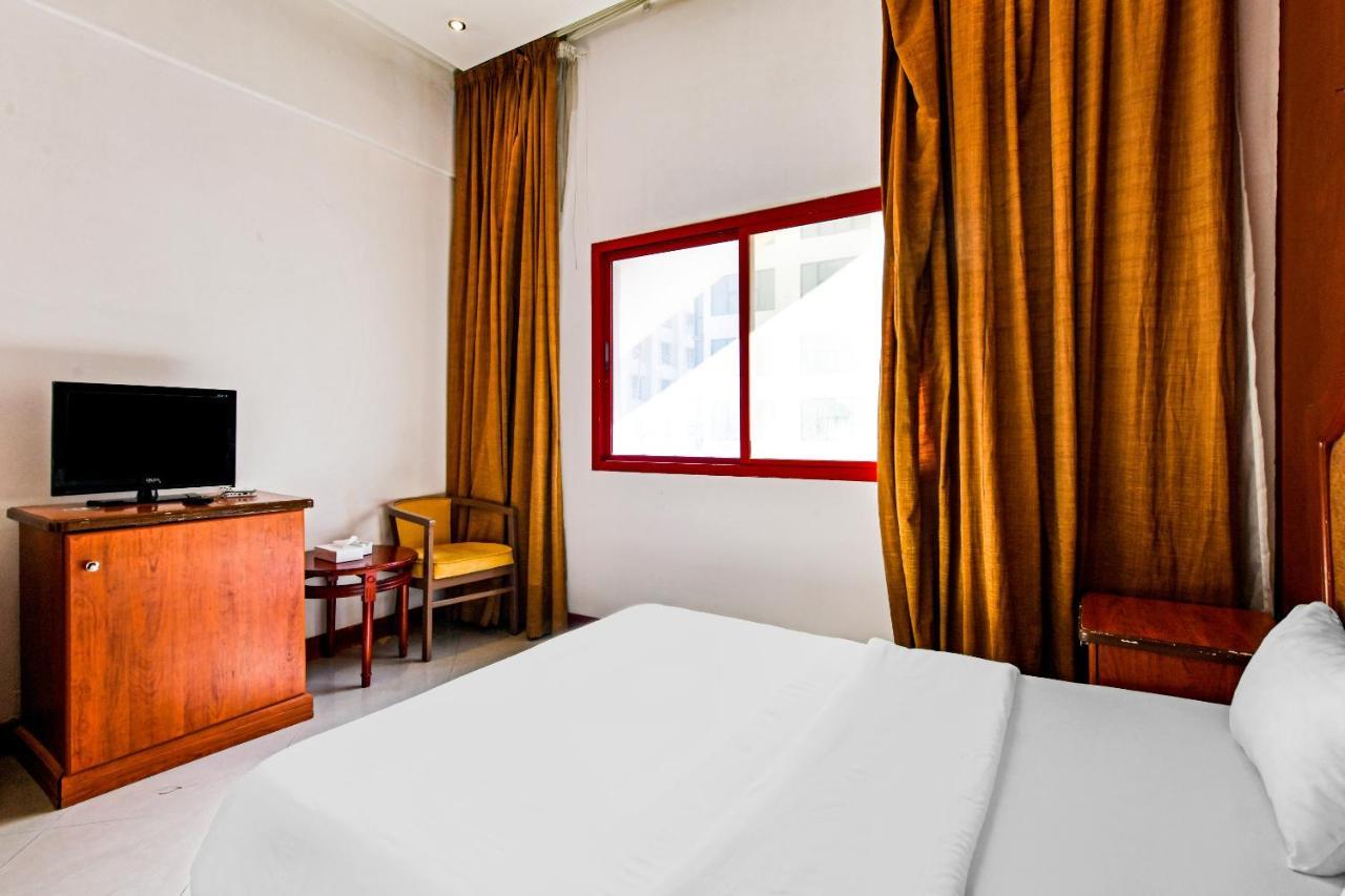 Oyo 118 Revira Hotel Manáma Kültér fotó