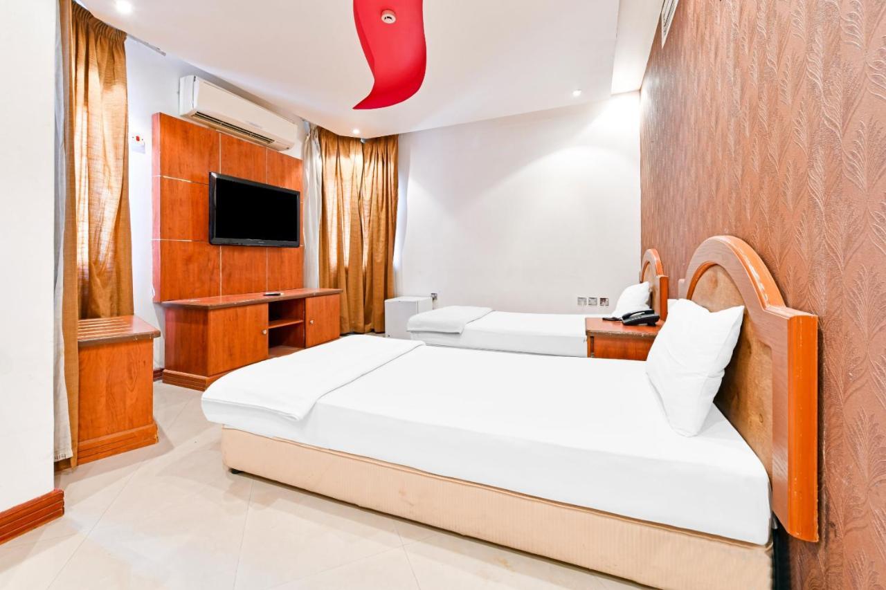 Oyo 118 Revira Hotel Manáma Kültér fotó