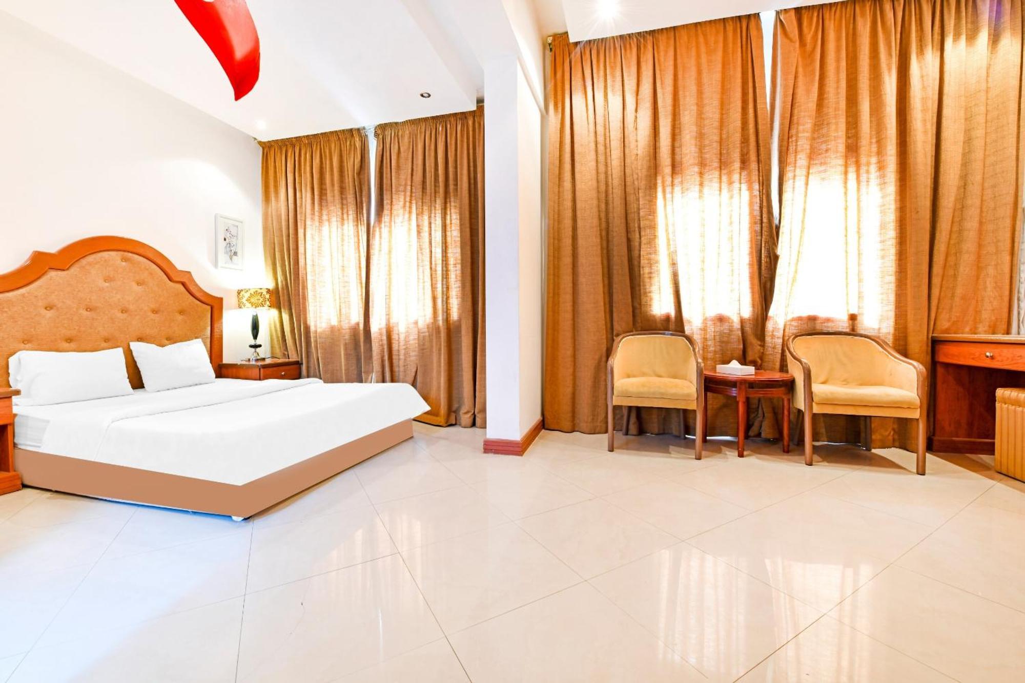 Oyo 118 Revira Hotel Manáma Kültér fotó